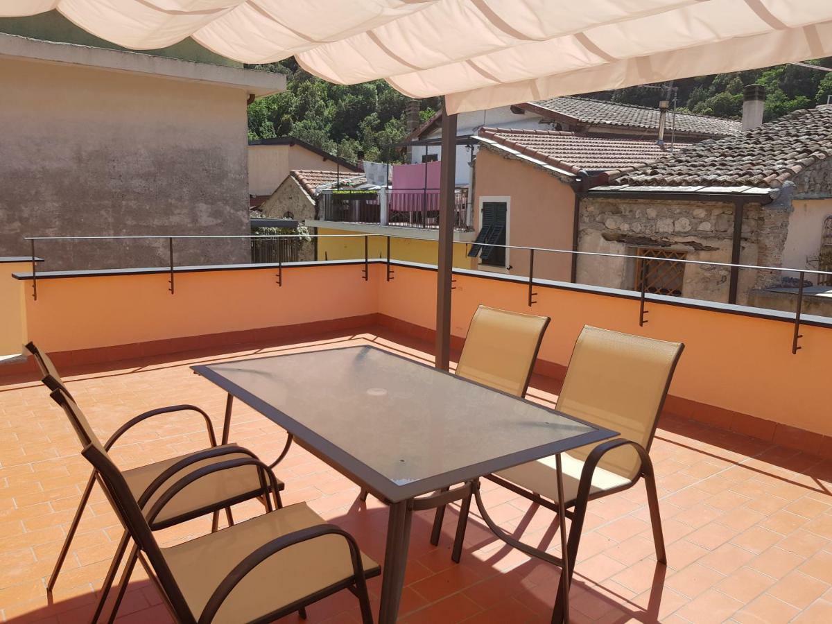Apartamento Modern Flat With Panoramic Terrace In Zuccarello Exterior foto